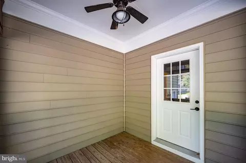 Exterior - 7040 Hoadly Rd, Manassas, VA 20112 photo 9 of 27