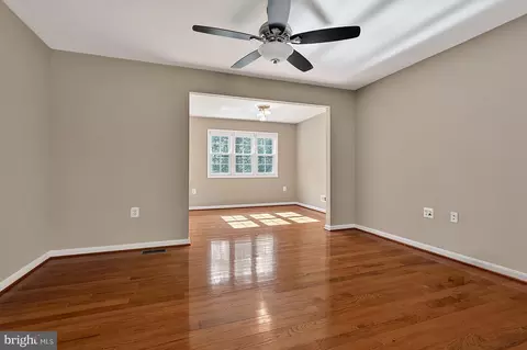 Living - 7040 Hoadly Rd, Manassas, VA 20112 photo 7 of 8