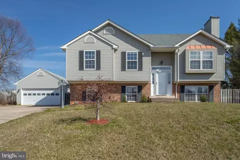 14319 Raddock Ct, Woodbridge, VA 22193