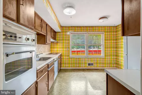 Kitchen - 9701 Botsford Rd, Manassas, VA 20109 photo 3 of 3