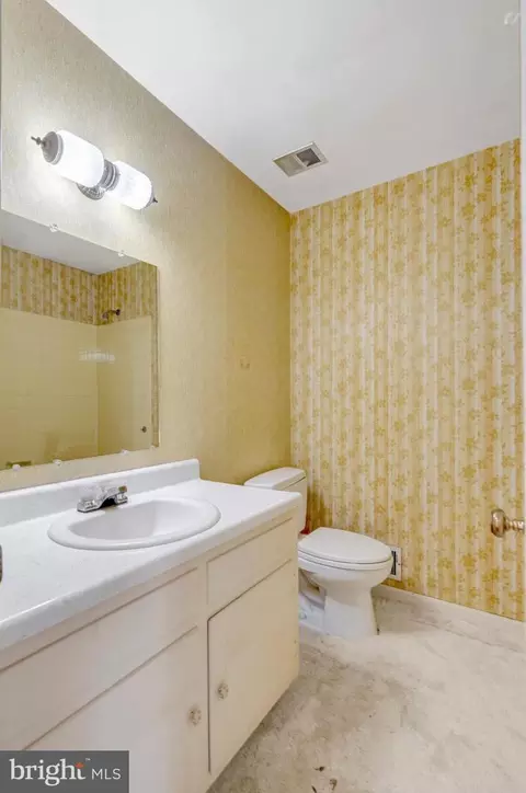 Bath - 9701 Botsford Rd, Manassas, VA 20109 photo 2 of 5