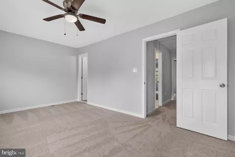 Entry Way - 11287 Kessler Pl, Manassas, VA 20109 photo 4 of 5