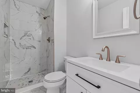 Bath - 11287 Kessler Pl, Manassas, VA 20109 photo 2 of 3