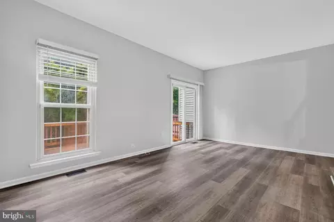 Living - 11287 Kessler Pl, Manassas, VA 20109 photo 3 of 5