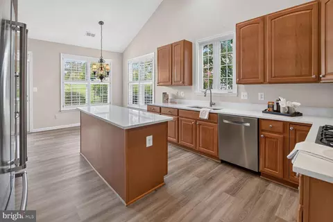 Kitchen - 13039 Triple Crown Loop, Gainesville, VA 20155 photo 4 of 4