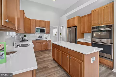 Kitchen - 13039 Triple Crown Loop, Gainesville, VA 20155 photo 3 of 4