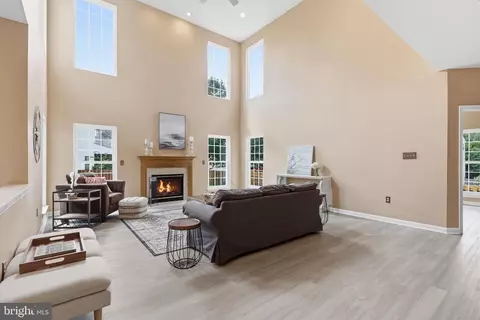 Living - 12337 Grimsby Ln, Bristow, VA 20136 photo 2 of 3