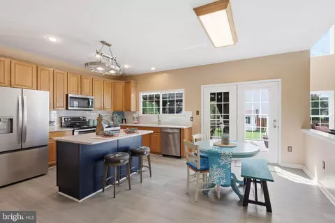 Kitchen - 12337 Grimsby Ln, Bristow, VA 20136 photo 2 of 6