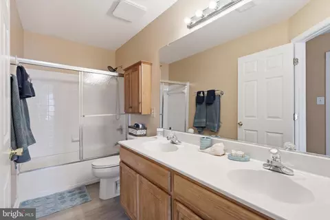 Entry Way - 12337 Grimsby Ln, Bristow, VA 20136 photo 5 of 6