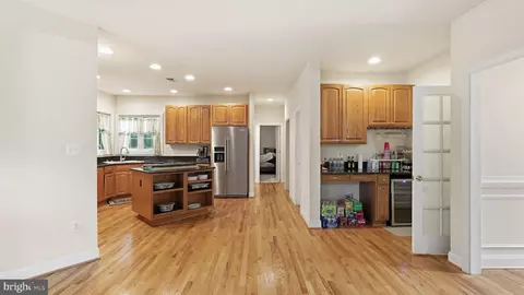 Entry Way - 13301 Dumfries Rd, Manassas, VA 20112 photo 5 of 10