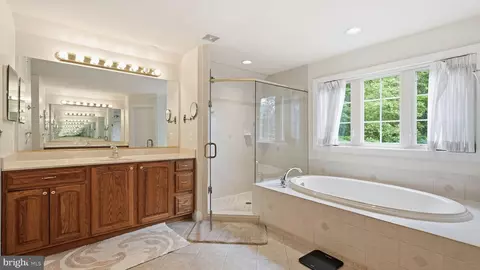 Bath - 13301 Dumfries Rd, Manassas, VA 20112 photo 2 of 4