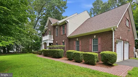 Exterior - 13301 Dumfries Rd, Manassas, VA 20112 photo 2 of 5