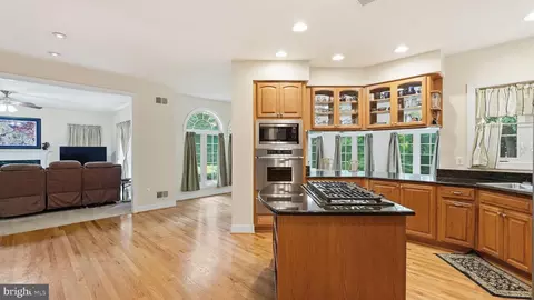 Kitchen - 13301 Dumfries Rd, Manassas, VA 20112 photo 3 of 4
