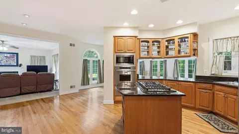 Kitchen - 13301 Dumfries Rd, Manassas, VA 20112 photo 2 of 4
