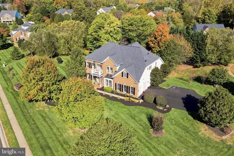 5554 Acerville Pl, Haymarket, VA 20169