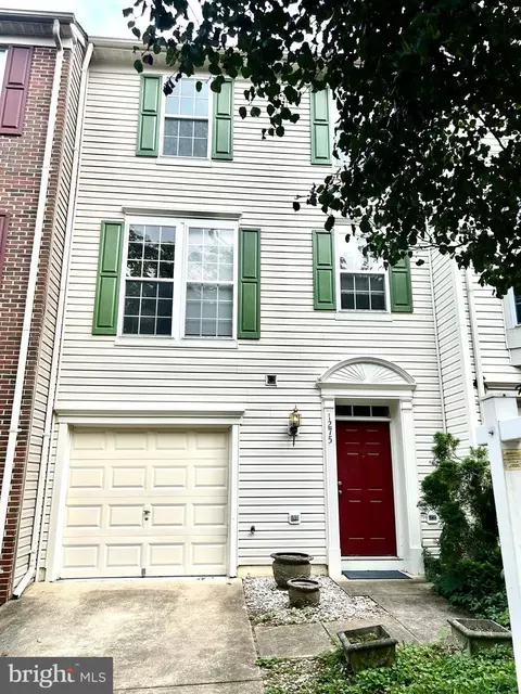 1275 Corbett Pl, Woodbridge, VA 22191