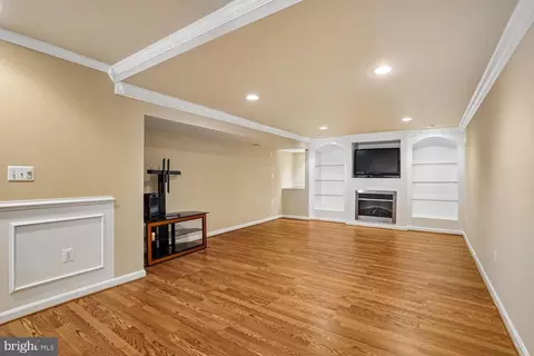 Living - 15005 Rumson Pl, Manassas, VA 20111 photo 2 of 2