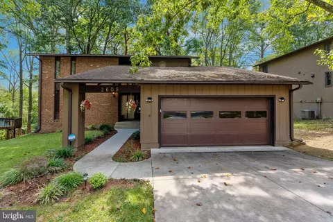 2609 Woodfern Ct, Woodbridge, VA 22192