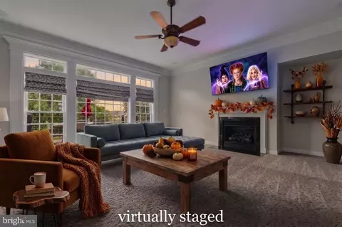Living - 3508 Finish Line Dr, Gainesville, VA 20155 photo 3 of 4