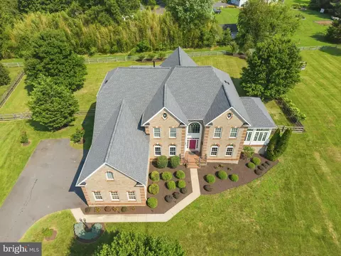 View/Area - 3508 Finish Line Dr, Gainesville, VA 20155 photo 6 of 12