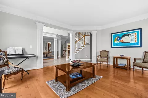 Living - 3508 Finish Line Dr, Gainesville, VA 20155 photo 2 of 4