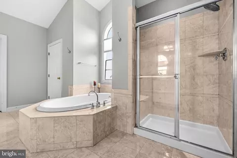 Bath - 3508 Finish Line Dr, Gainesville, VA 20155 photo 3 of 8