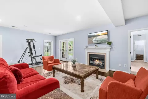 Living - 3508 Finish Line Dr, Gainesville, VA 20155 photo 4 of 4
