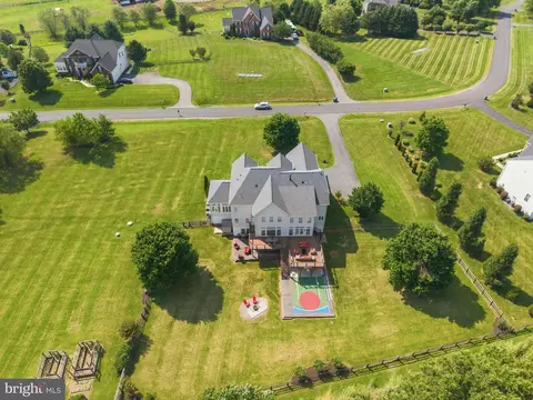 View/Area - 3508 Finish Line Dr, Gainesville, VA 20155 photo 10 of 12