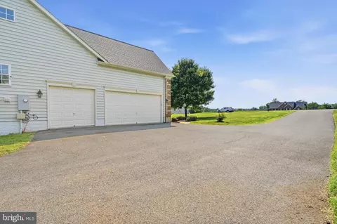 Exterior - 3508 Finish Line Dr, Gainesville, VA 20155 photo 17 of 31