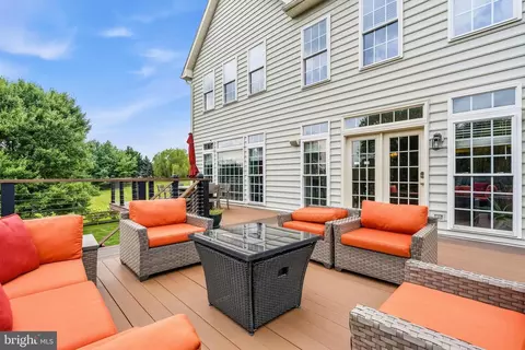 Exterior - 3508 Finish Line Dr, Gainesville, VA 20155 photo 5 of 31