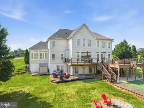 Exterior - 3508 Finish Line Dr, Gainesville, VA 20155 photo 18 of 31
