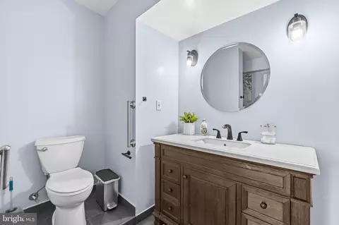 Bath - 3508 Finish Line Dr, Gainesville, VA 20155 photo 6 of 8