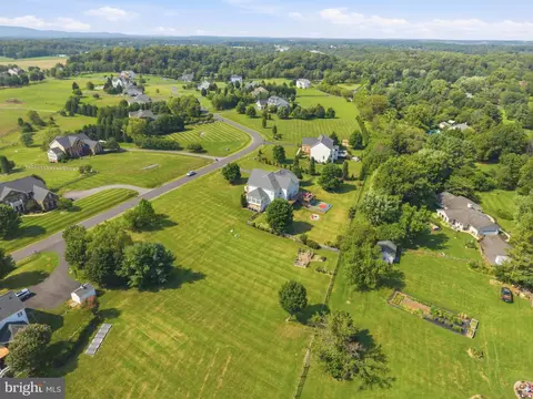 View/Area - 3508 Finish Line Dr, Gainesville, VA 20155 photo 8 of 12