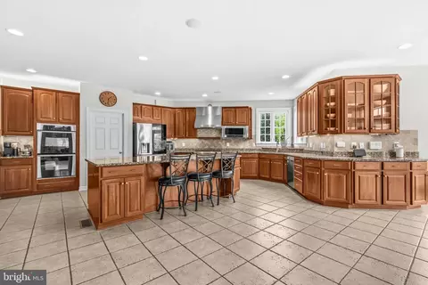 Kitchen - 3508 Finish Line Dr, Gainesville, VA 20155 photo 2 of 4
