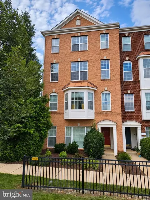 6323 Iris Meadow Ln, Haymarket, VA 20169