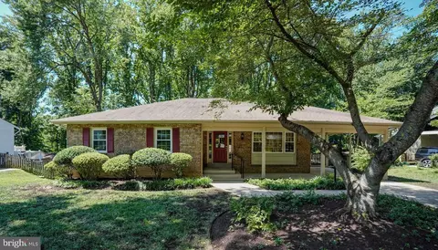12204 Harbor Dr, Woodbridge, VA 22192