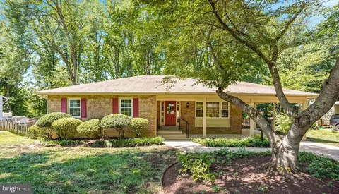 12204 Harbor Dr, Woodbridge, VA 22192