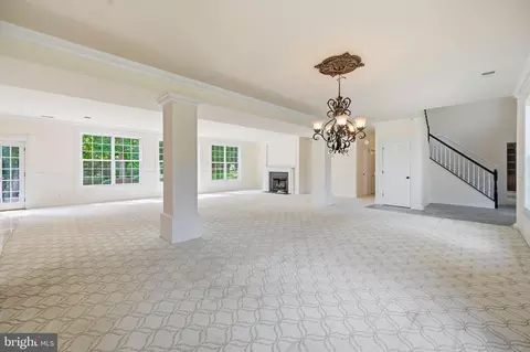 Living - 3209 Shoreview Rd, Triangle, VA 22172 photo 1 of 8