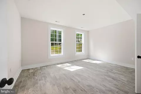 Bedroom - 3209 Shoreview Rd, Triangle, VA 22172 photo 1 of 10