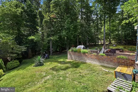 Exterior - 3209 Shoreview Rd, Triangle, VA 22172 photo 4 of 7
