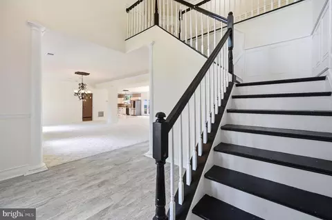 Entry Way - 3209 Shoreview Rd, Triangle, VA 22172 photo 2 of 8