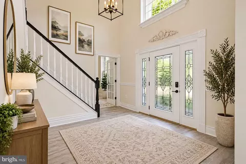 Entry Way - 3209 Shoreview Rd, Triangle, VA 22172 photo 1 of 9