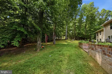 Exterior - 3209 Shoreview Rd, Triangle, VA 22172 photo 5 of 7