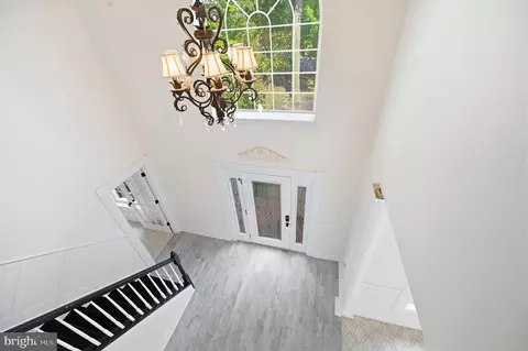 Entry Way - 3209 Shoreview Rd, Triangle, VA 22172 photo 8 of 8