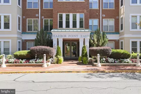 440 Belmont Bay Bay #215, Woodbridge, VA 22191