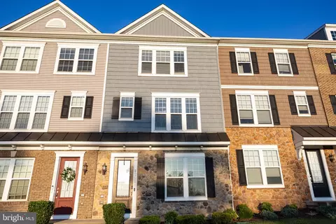 6049 Camerons Ferry Dr, Haymarket, VA 20169