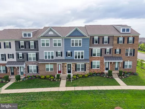 6049 Camerons Ferry Dr, Haymarket, VA 20169