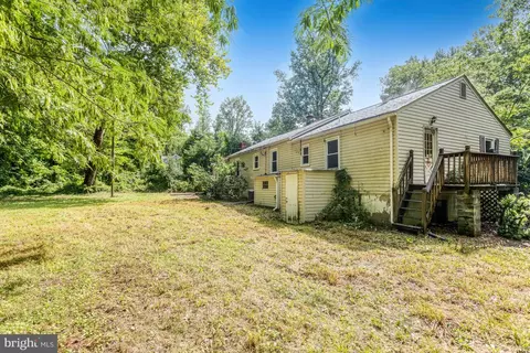 Exterior - 19267 Mockingbird Heights Rd, Triangle, VA 22172 photo 4 of 4
