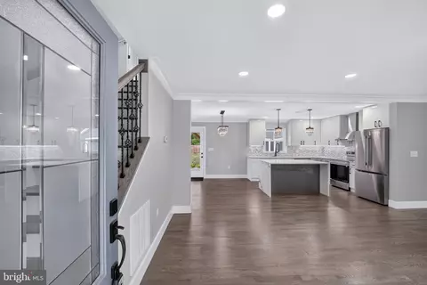 Entry Way - 8323 Rolling Rd, Manassas, VA 20110 photo 1 of 3
