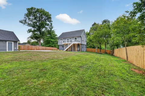Exterior - 8323 Rolling Rd, Manassas, VA 20110 photo 3 of 19